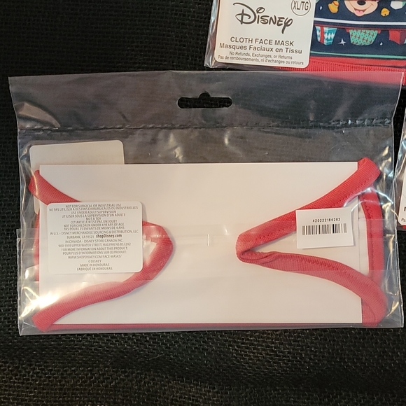 Disney Reusable Face Mask 😷, Christmas Mickey Mouse, this is a set of 5 - Picture 3 of 5